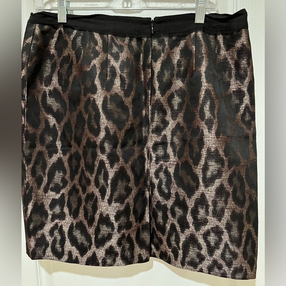 Ann Taylor Size 12p Metallic Leopard Print Mini Skirt. - Picture 2 of 5